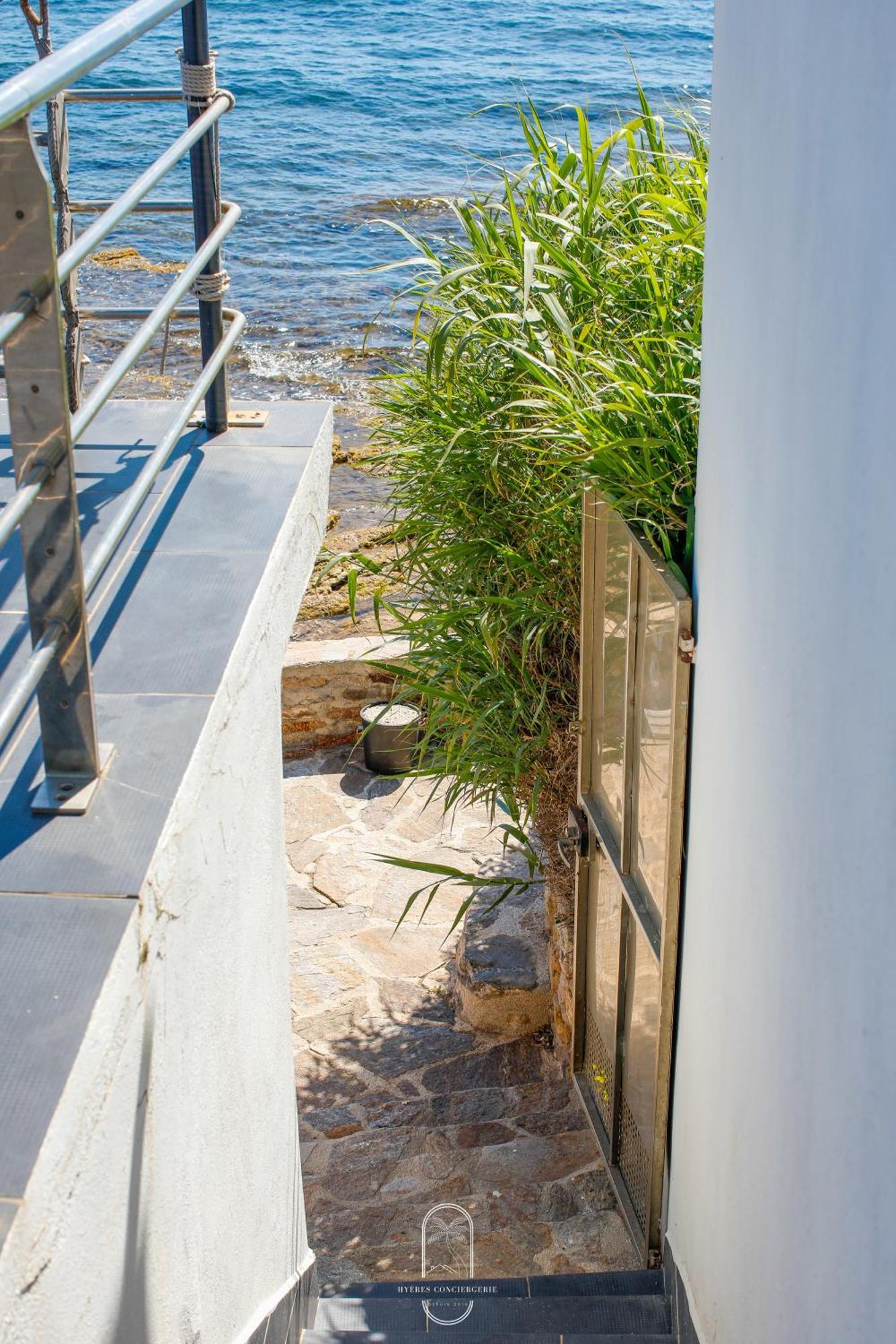Maison sur l'eau-Hyères-Almanarre-Parkings/Clim/WIFI Esterno foto