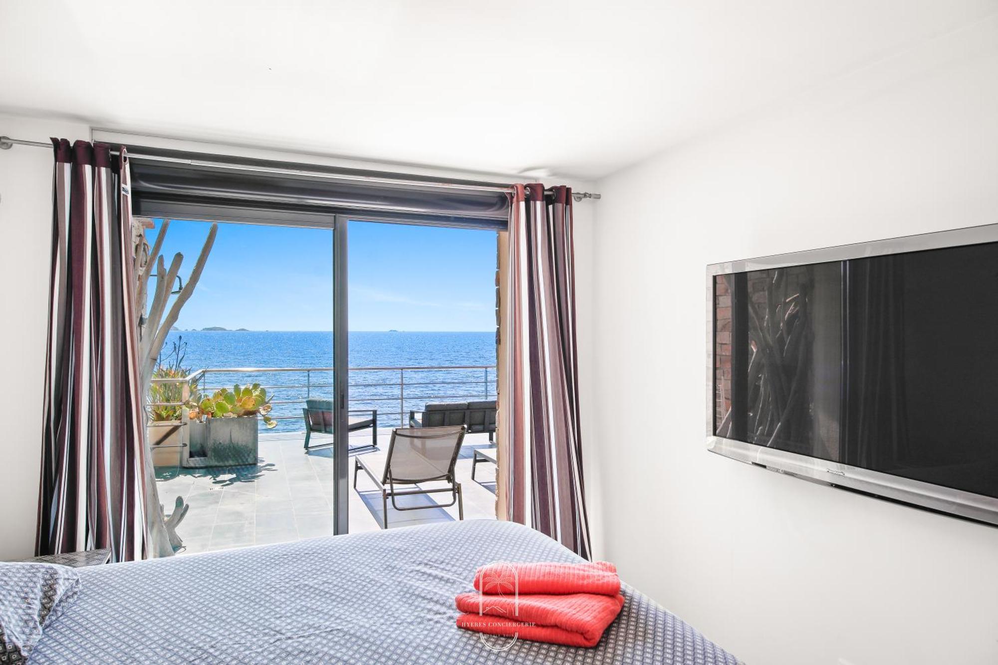 Maison sur l'eau-Hyères-Almanarre-Parkings/Clim/WIFI Esterno foto