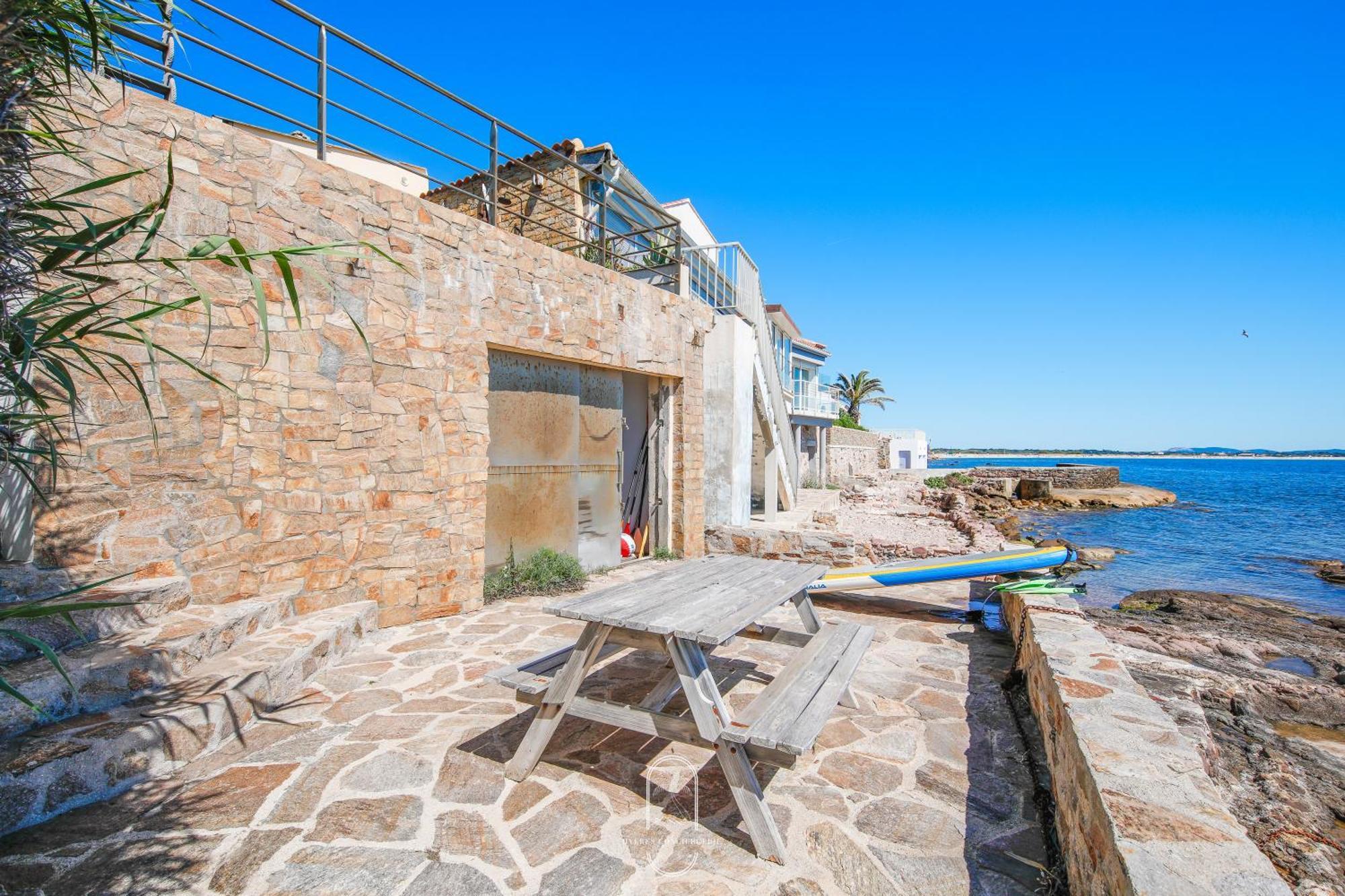 Maison sur l'eau-Hyères-Almanarre-Parkings/Clim/WIFI Esterno foto