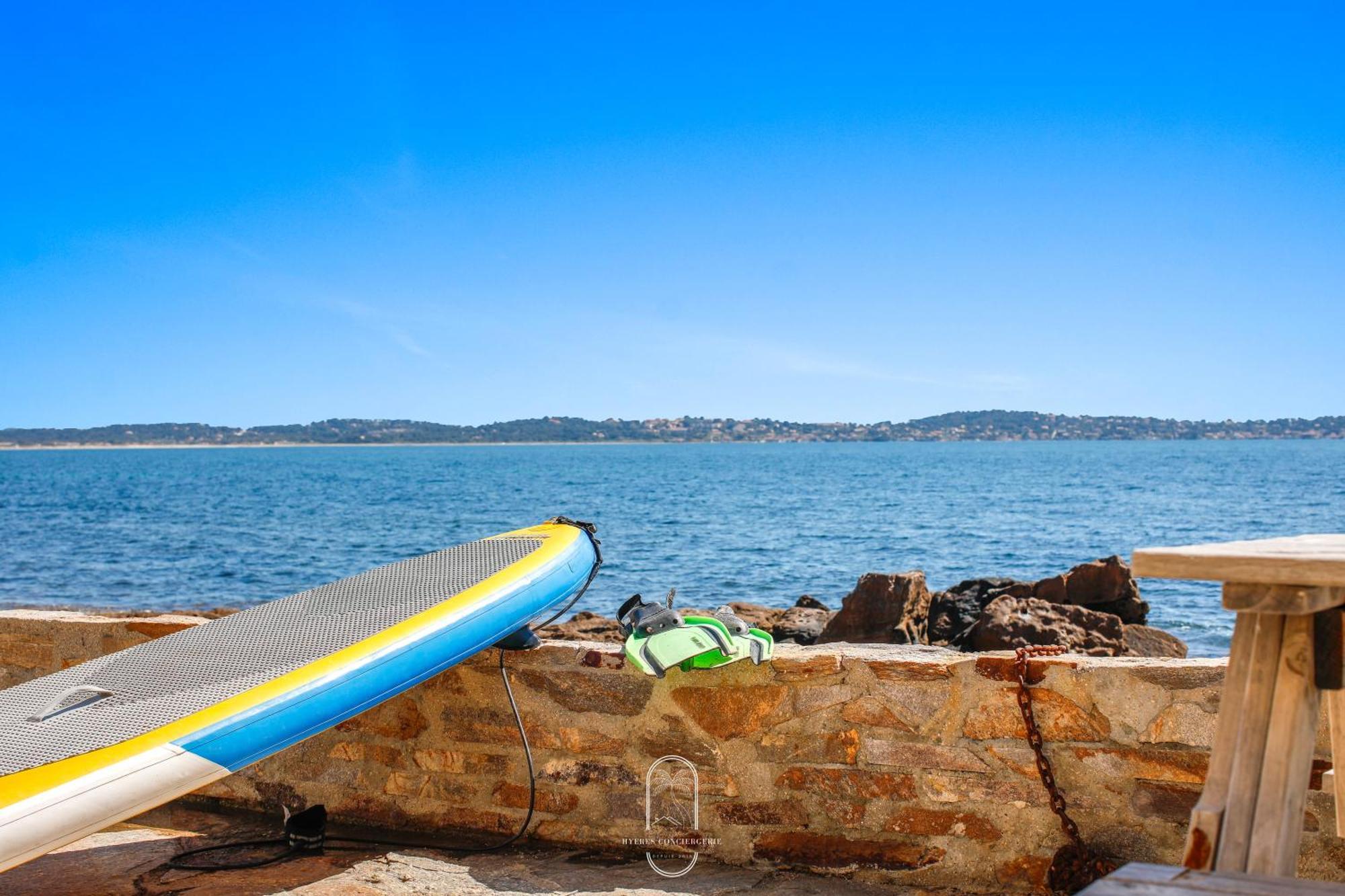 Maison sur l'eau-Hyères-Almanarre-Parkings/Clim/WIFI Esterno foto