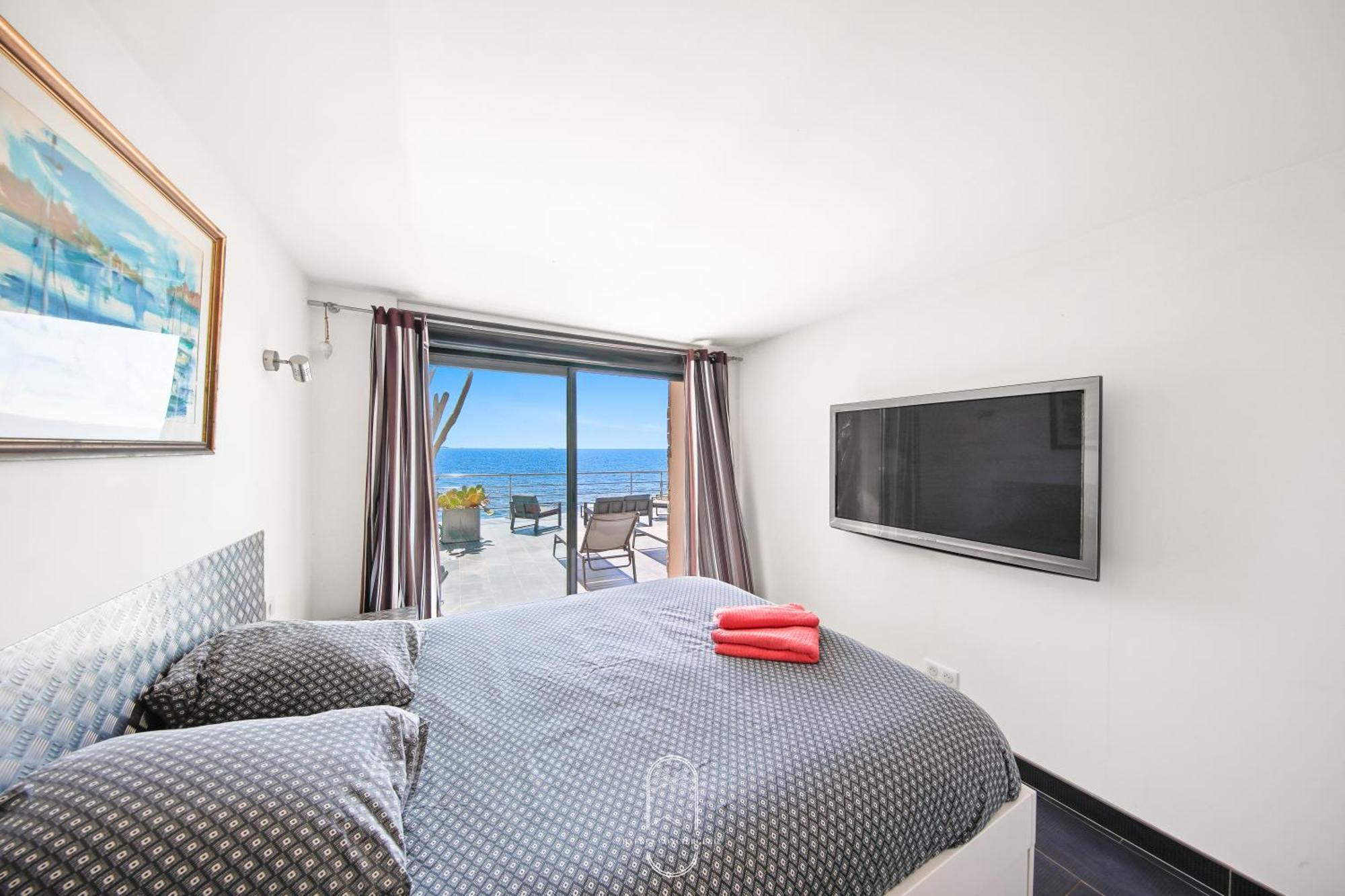 Maison sur l'eau-Hyères-Almanarre-Parkings/Clim/WIFI Esterno foto