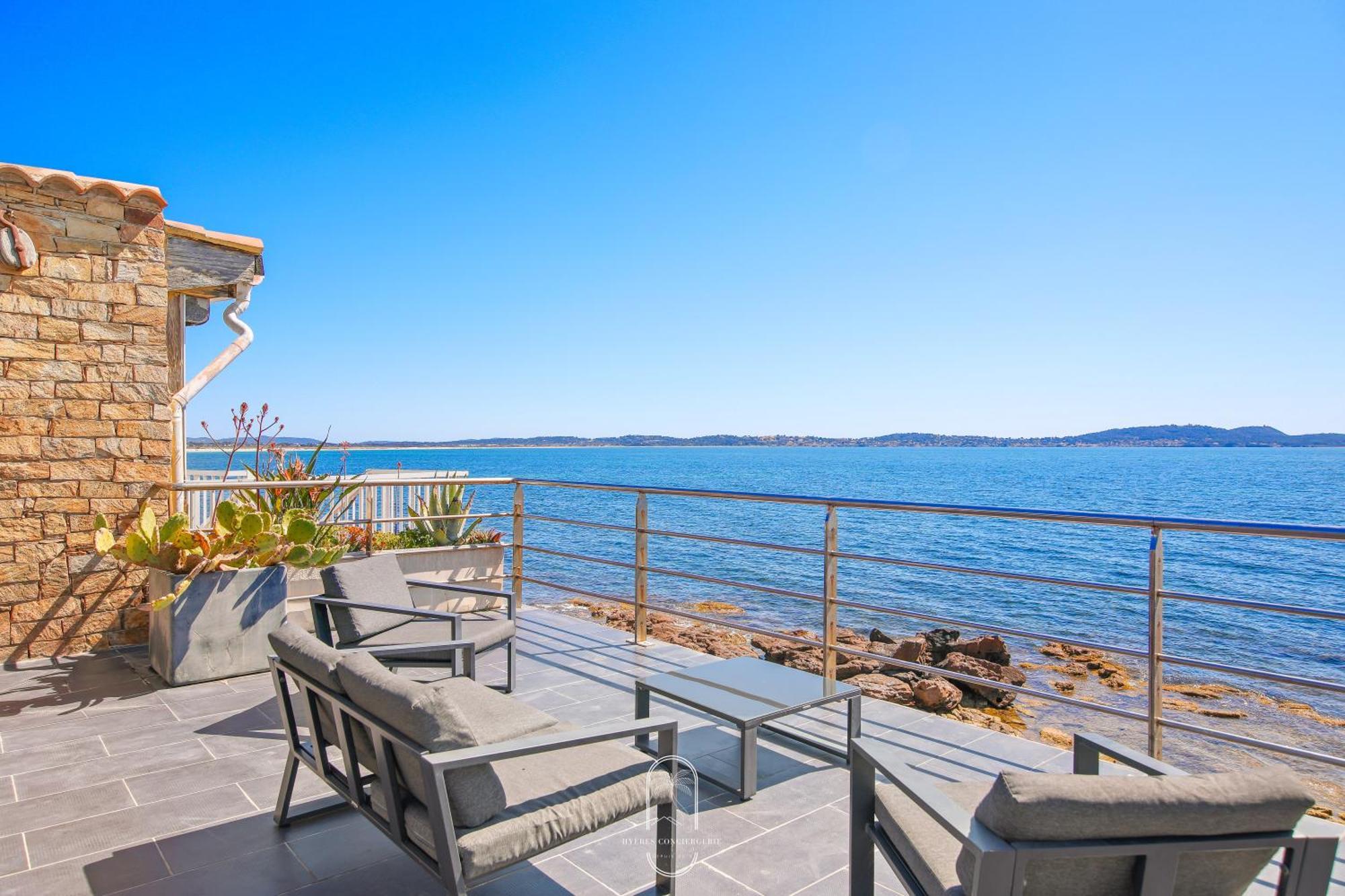 Maison sur l'eau-Hyères-Almanarre-Parkings/Clim/WIFI Esterno foto