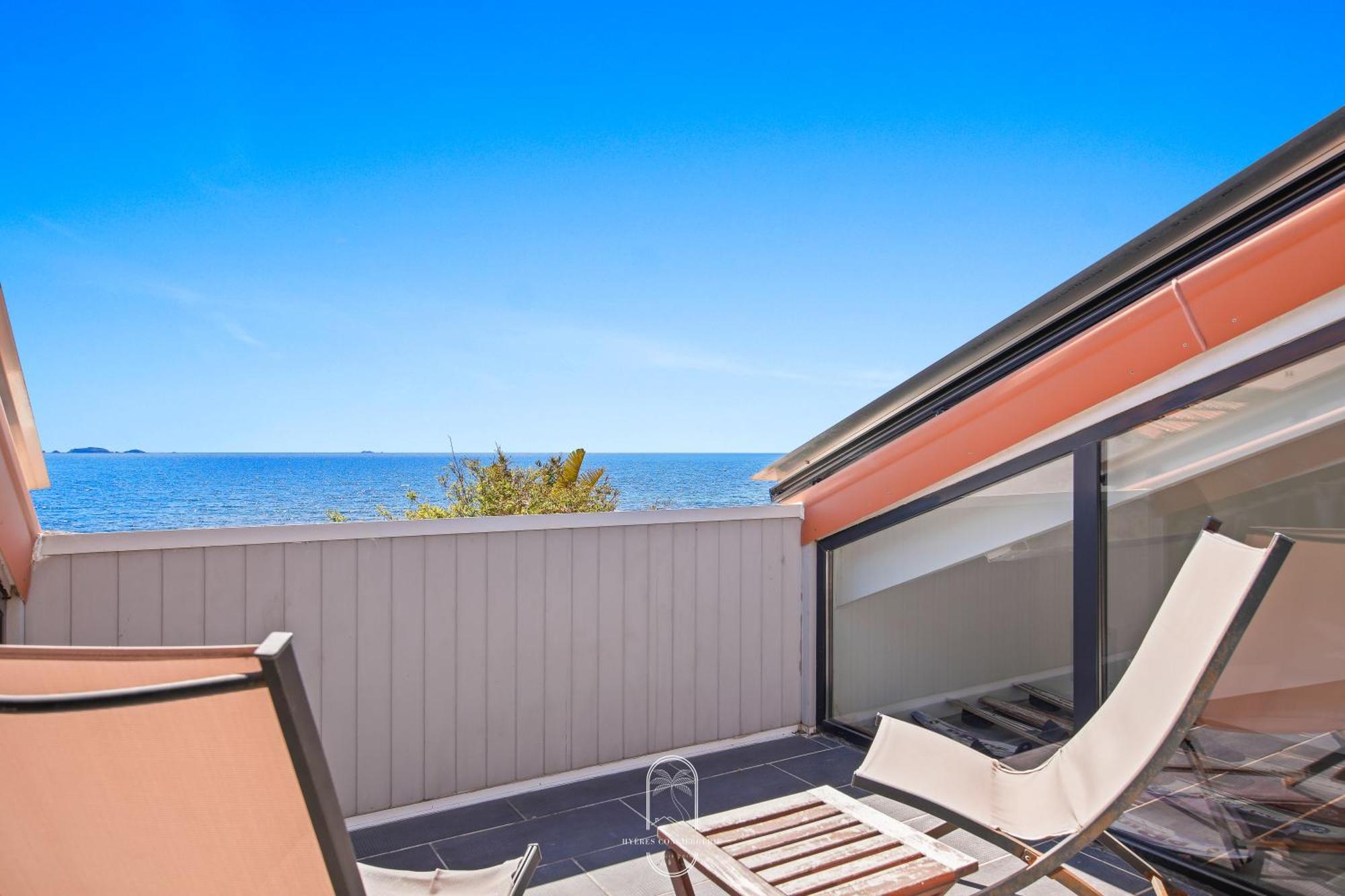 Maison sur l'eau-Hyères-Almanarre-Parkings/Clim/WIFI Esterno foto
