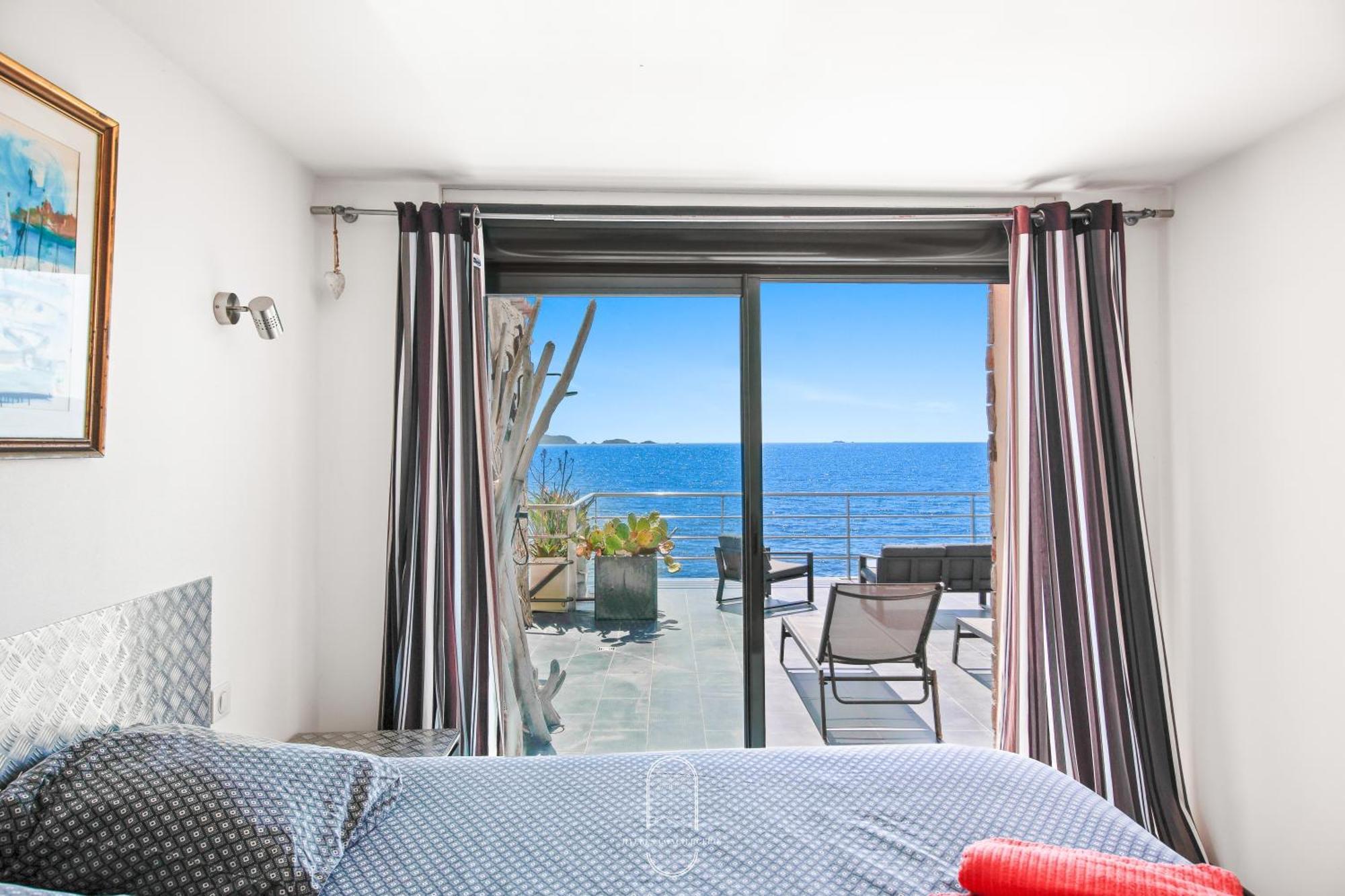 Maison sur l'eau-Hyères-Almanarre-Parkings/Clim/WIFI Esterno foto